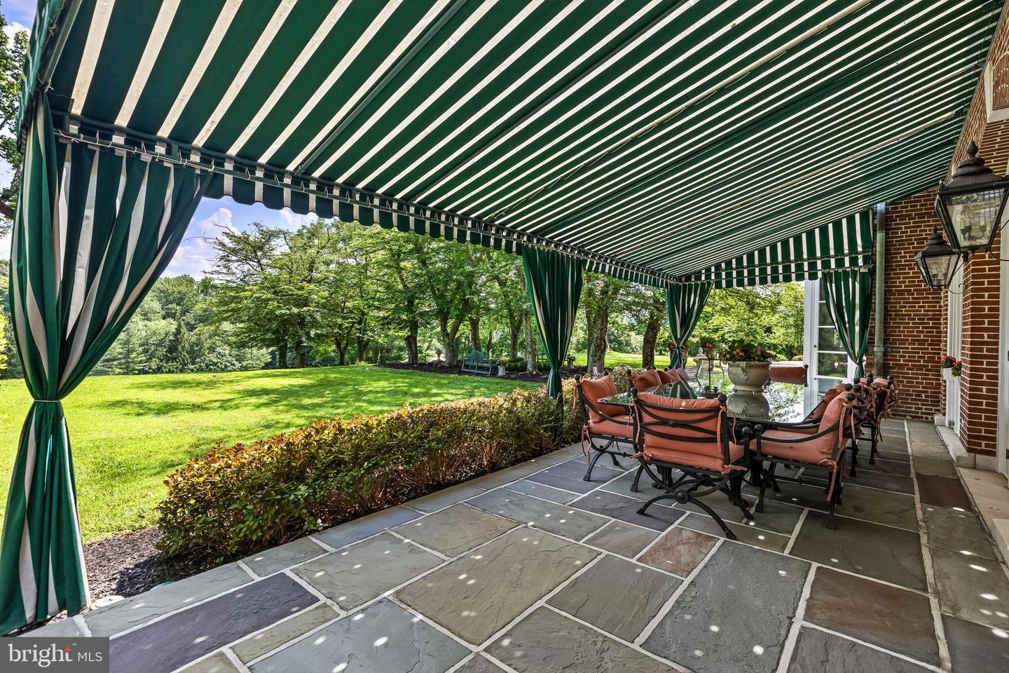 16 Merry Hill Ct