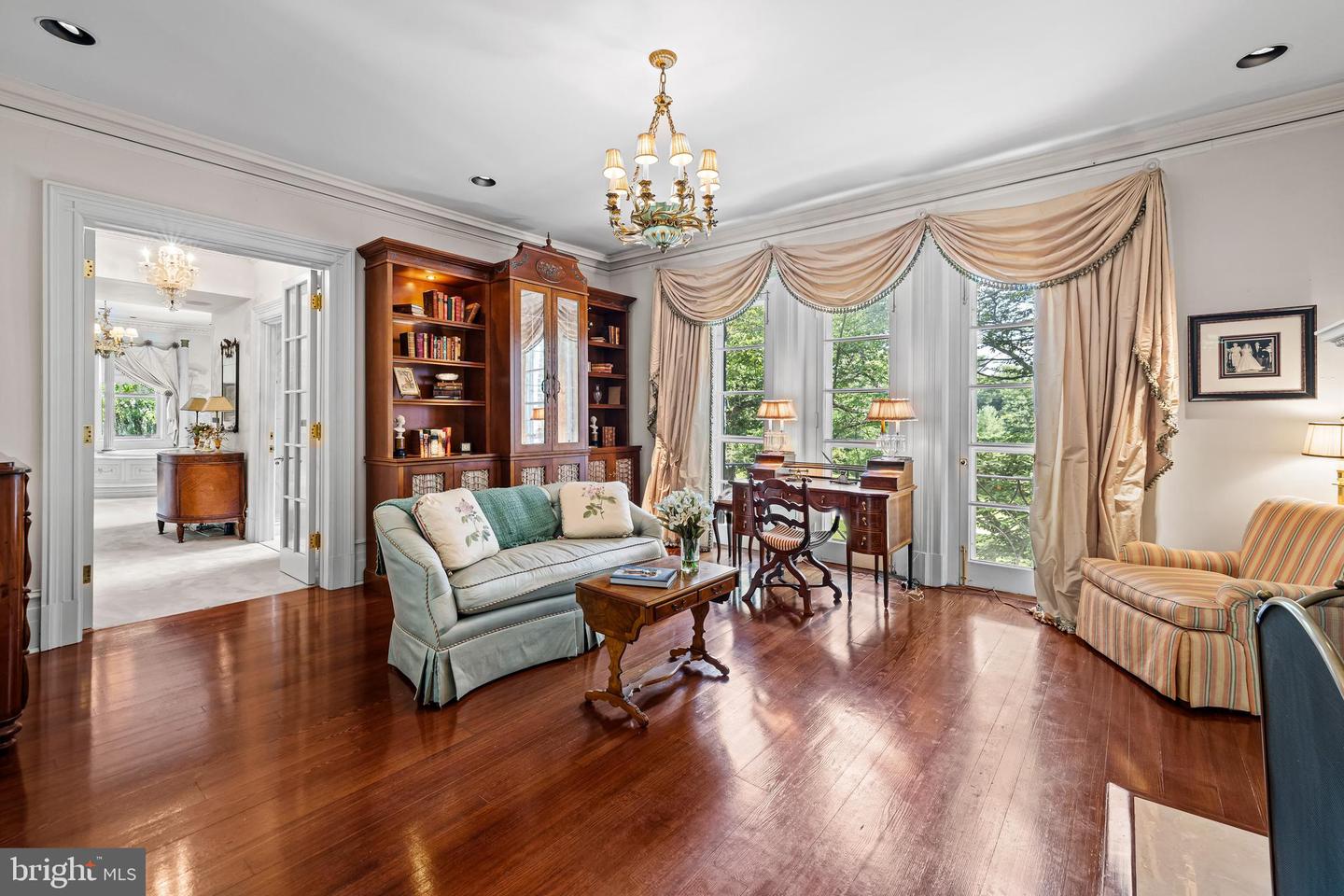 16 Merry Hill Ct