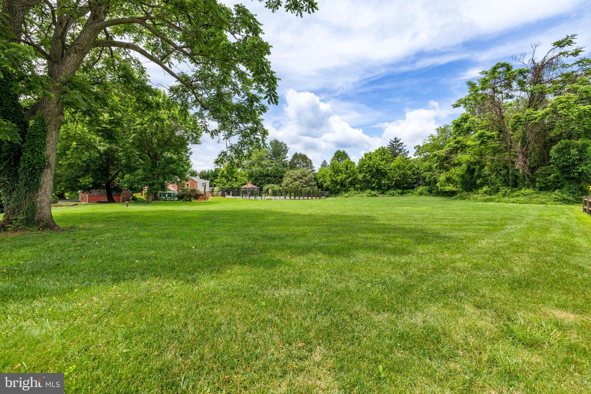12301 Manor Rd