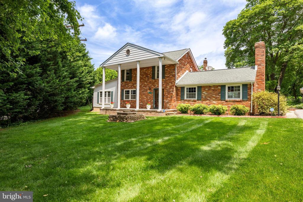 12301 Manor Rd