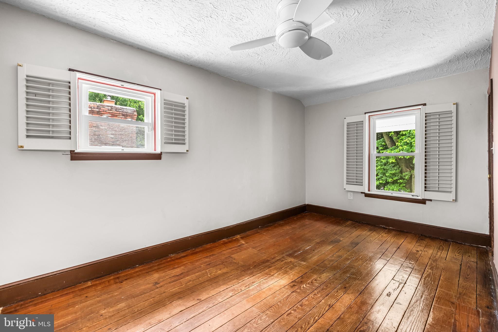 12301 Manor Rd