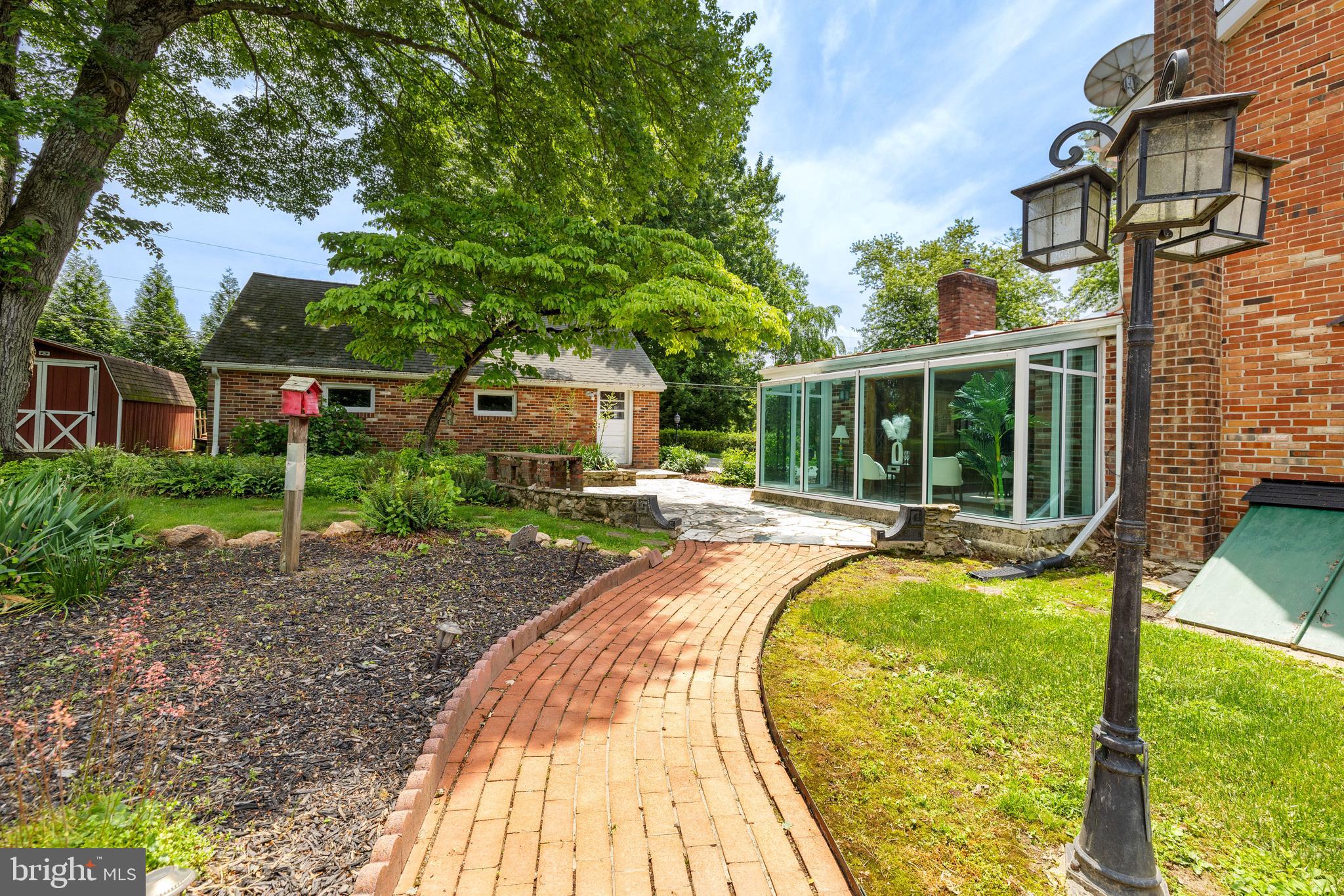 12301 Manor Rd