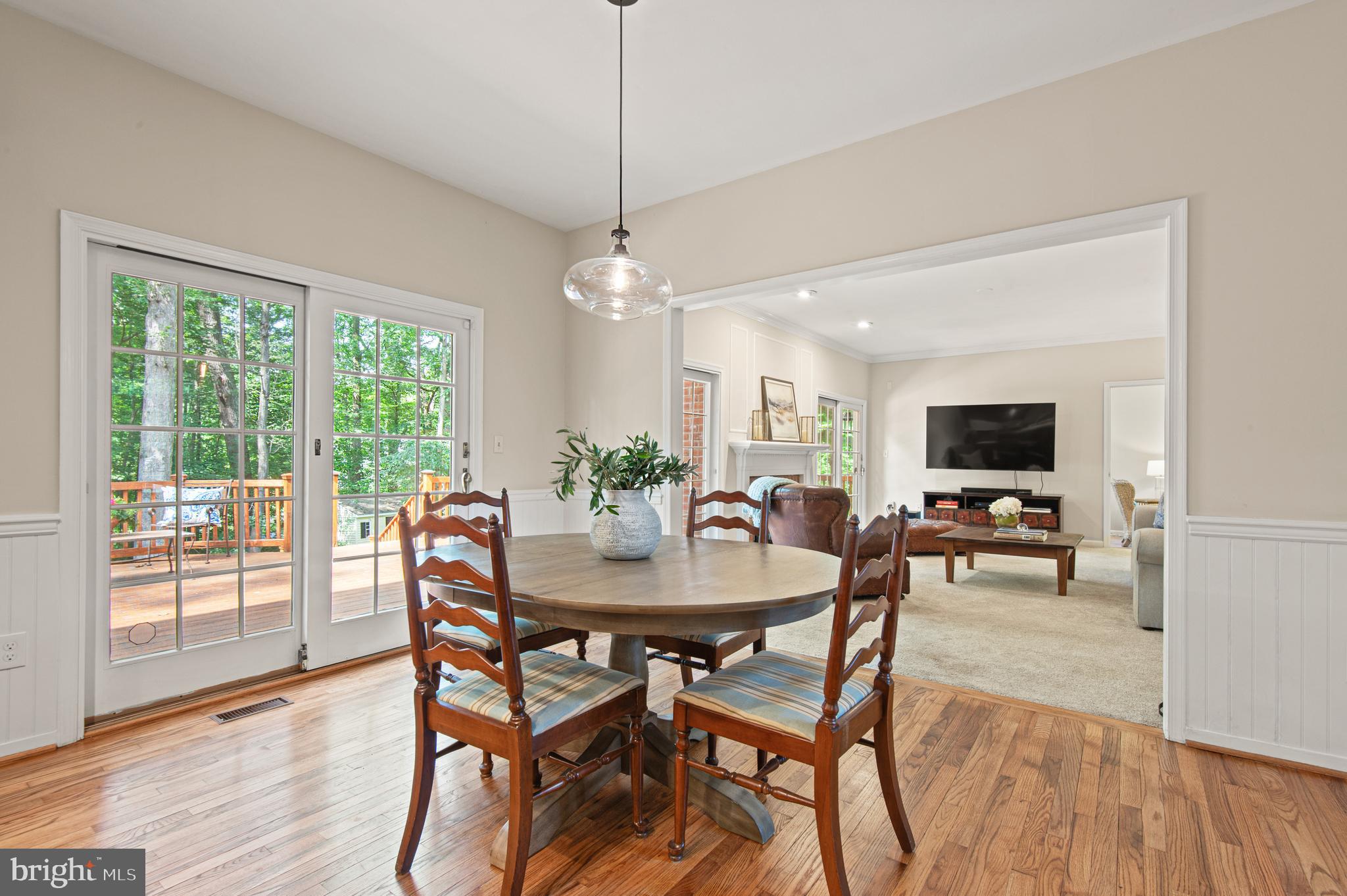 8 HENDERSON HILL COURT