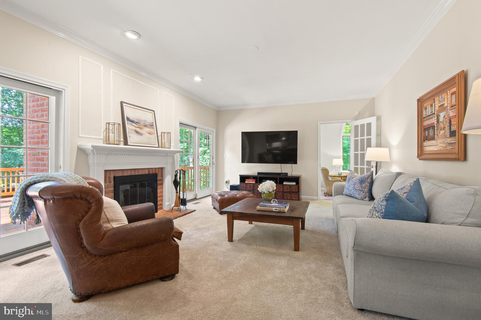 8 HENDERSON HILL COURT