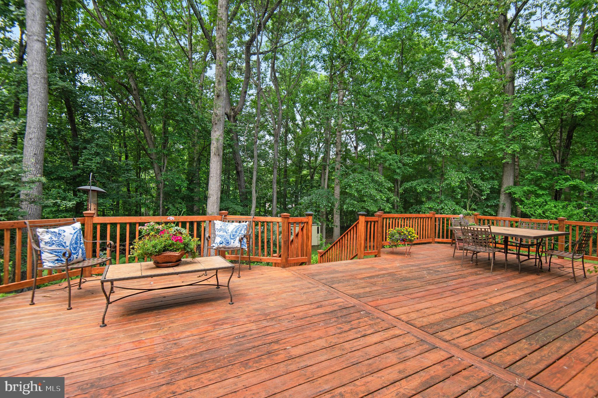 8 HENDERSON HILL COURT