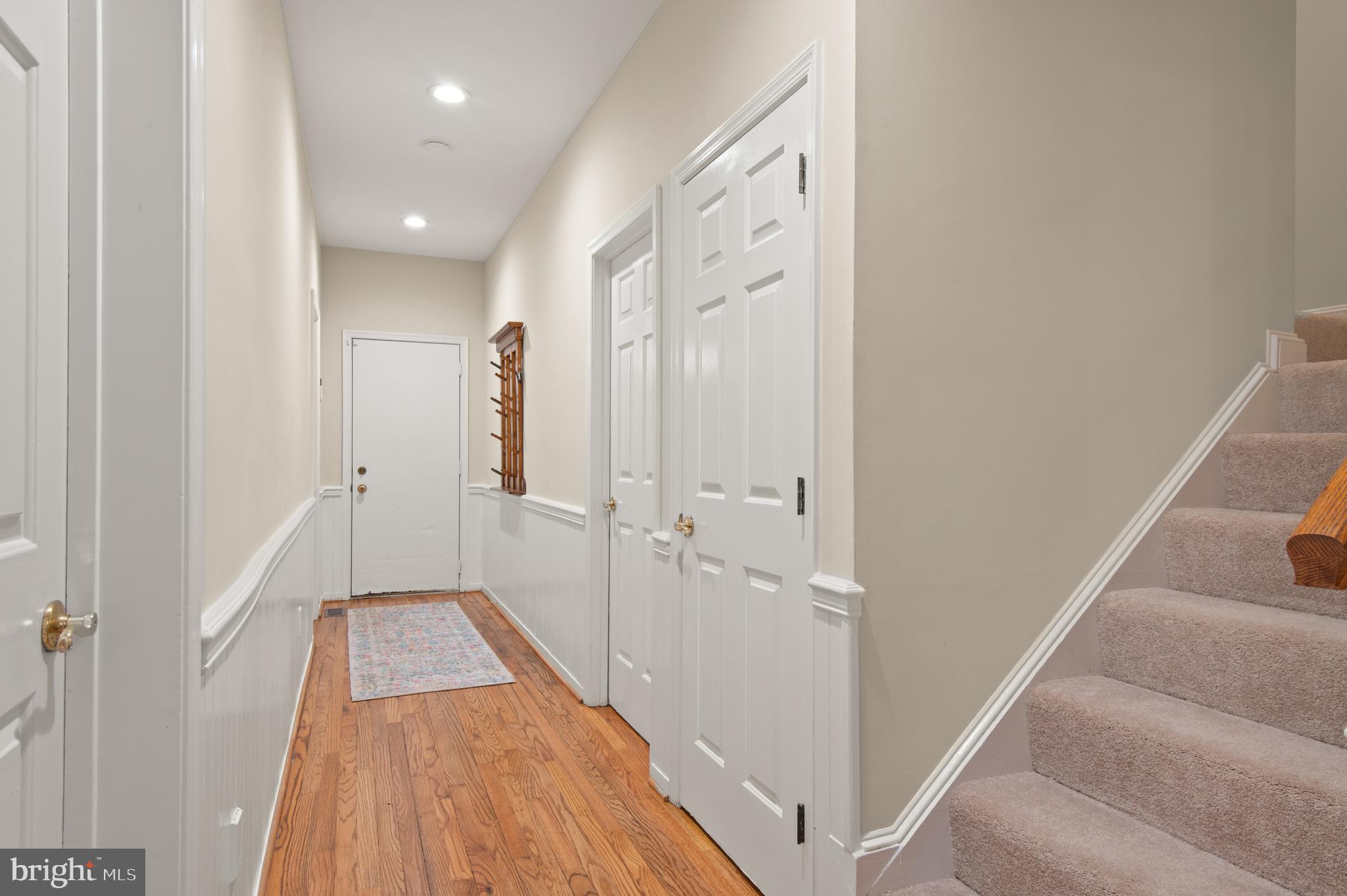 8 HENDERSON HILL COURT
