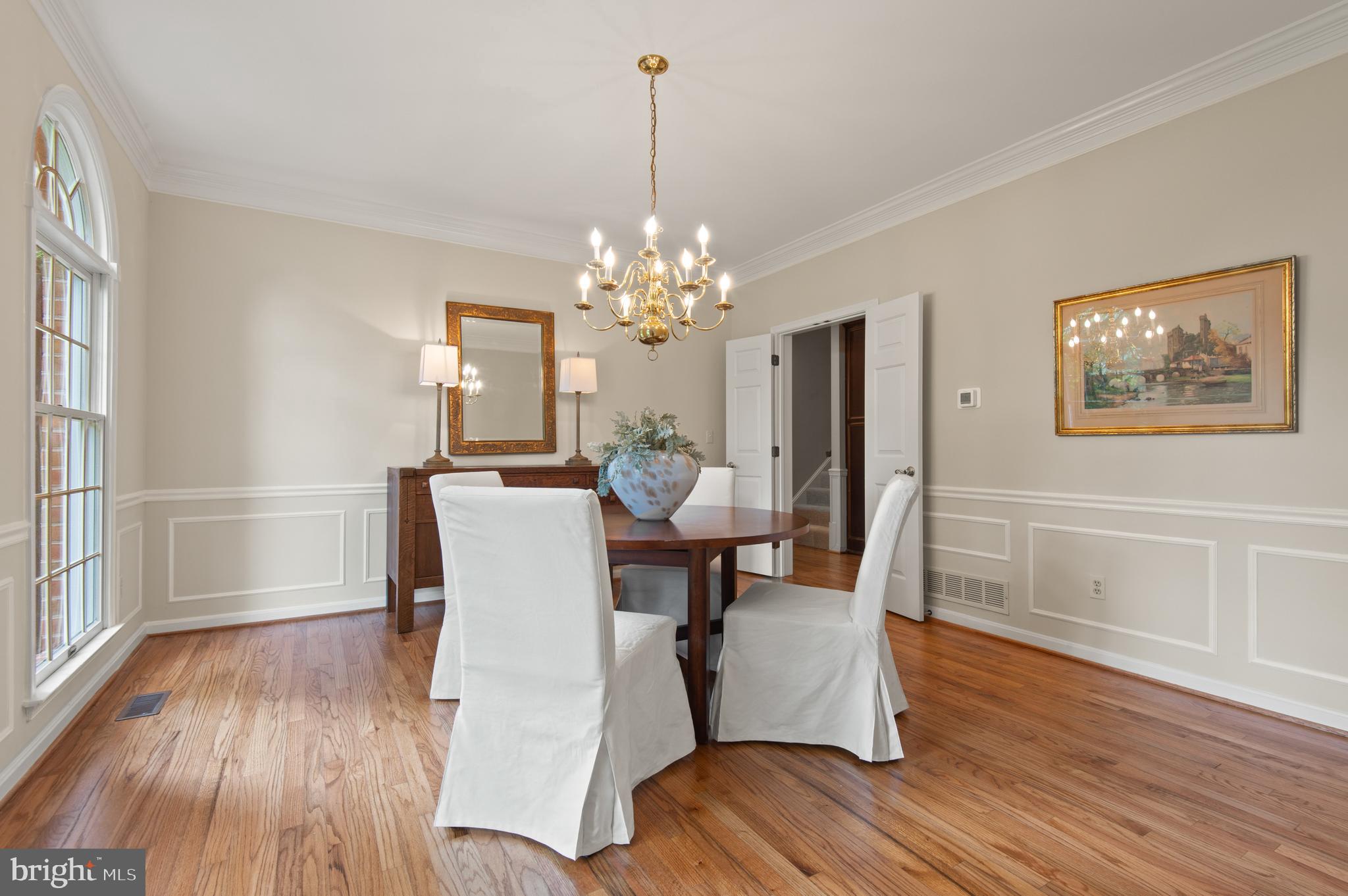 8 HENDERSON HILL COURT