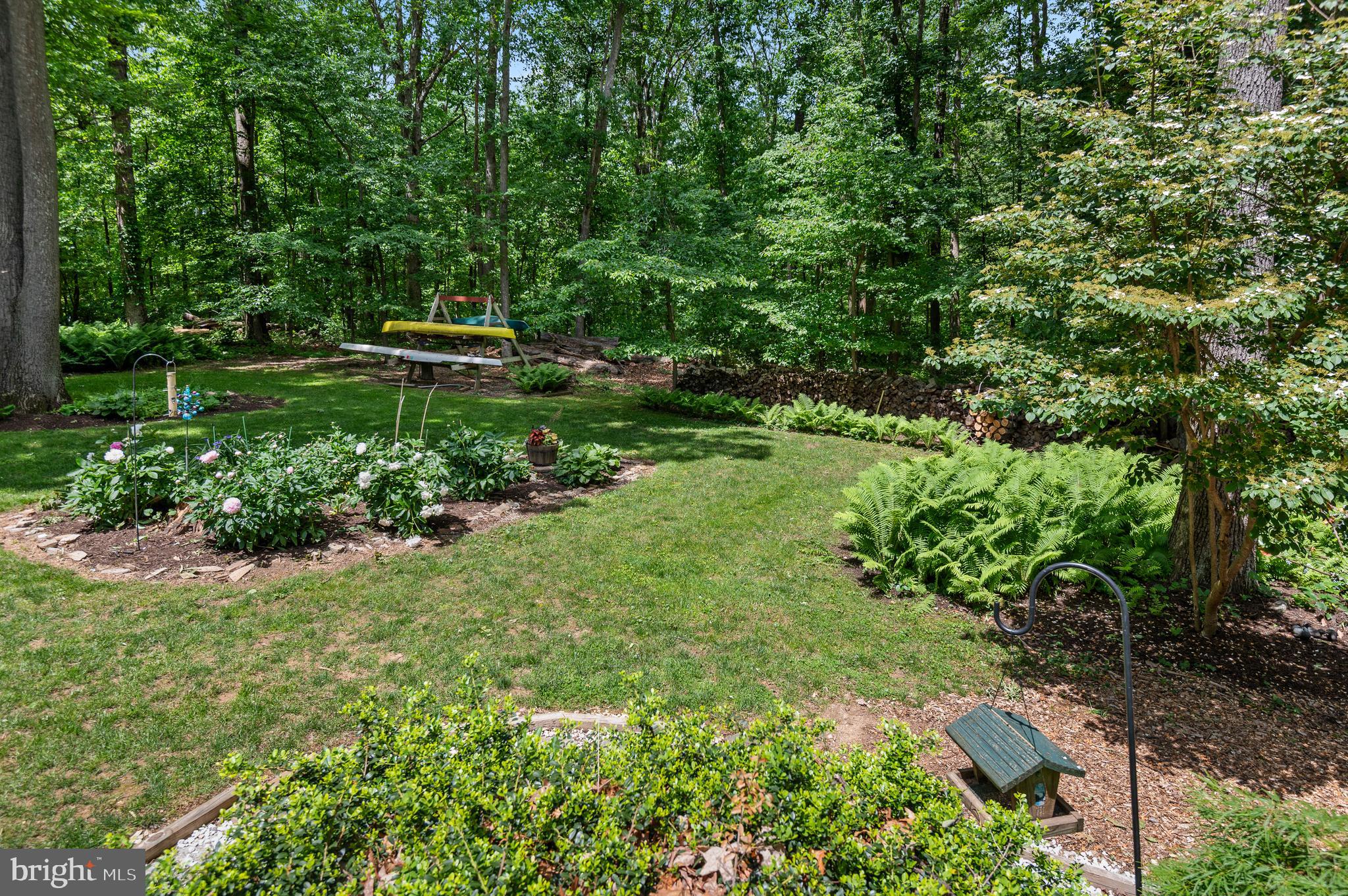 8 HENDERSON HILL COURT