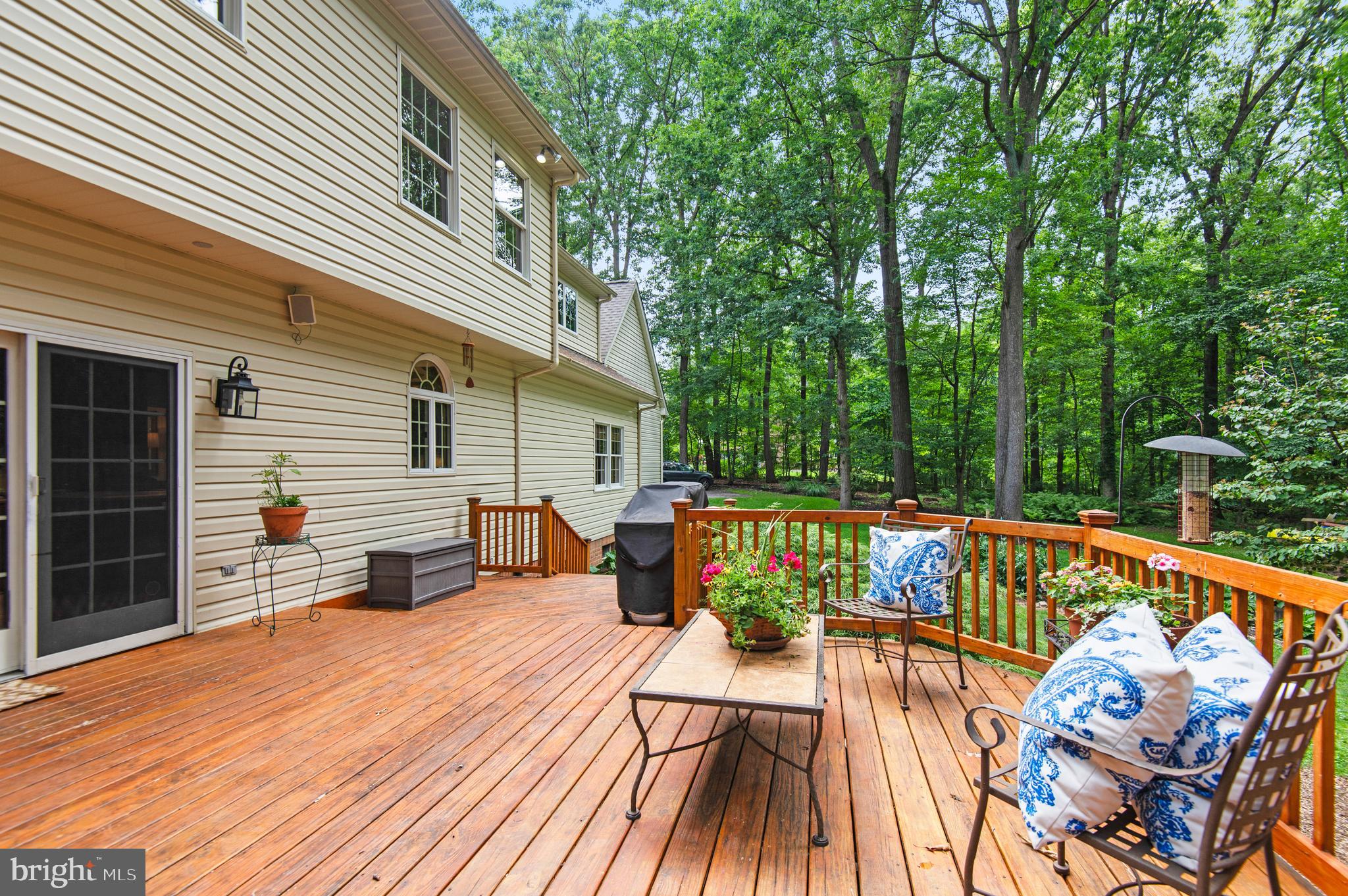 8 HENDERSON HILL COURT