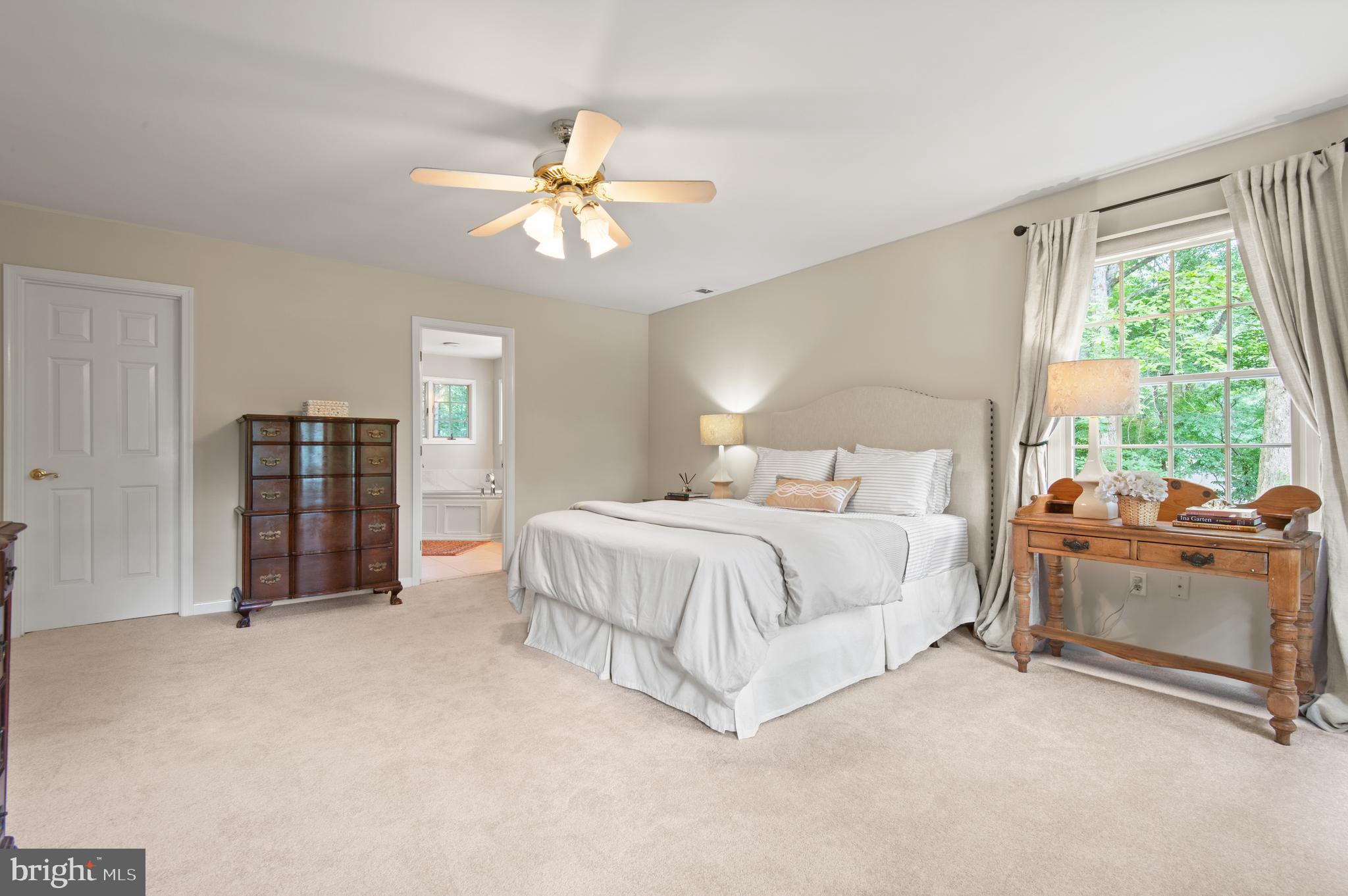 8 HENDERSON HILL COURT