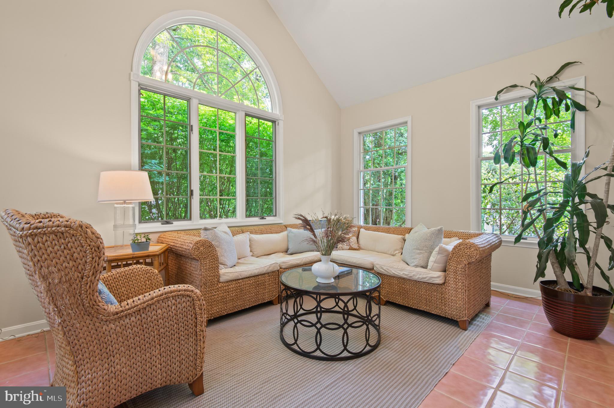 8 HENDERSON HILL COURT