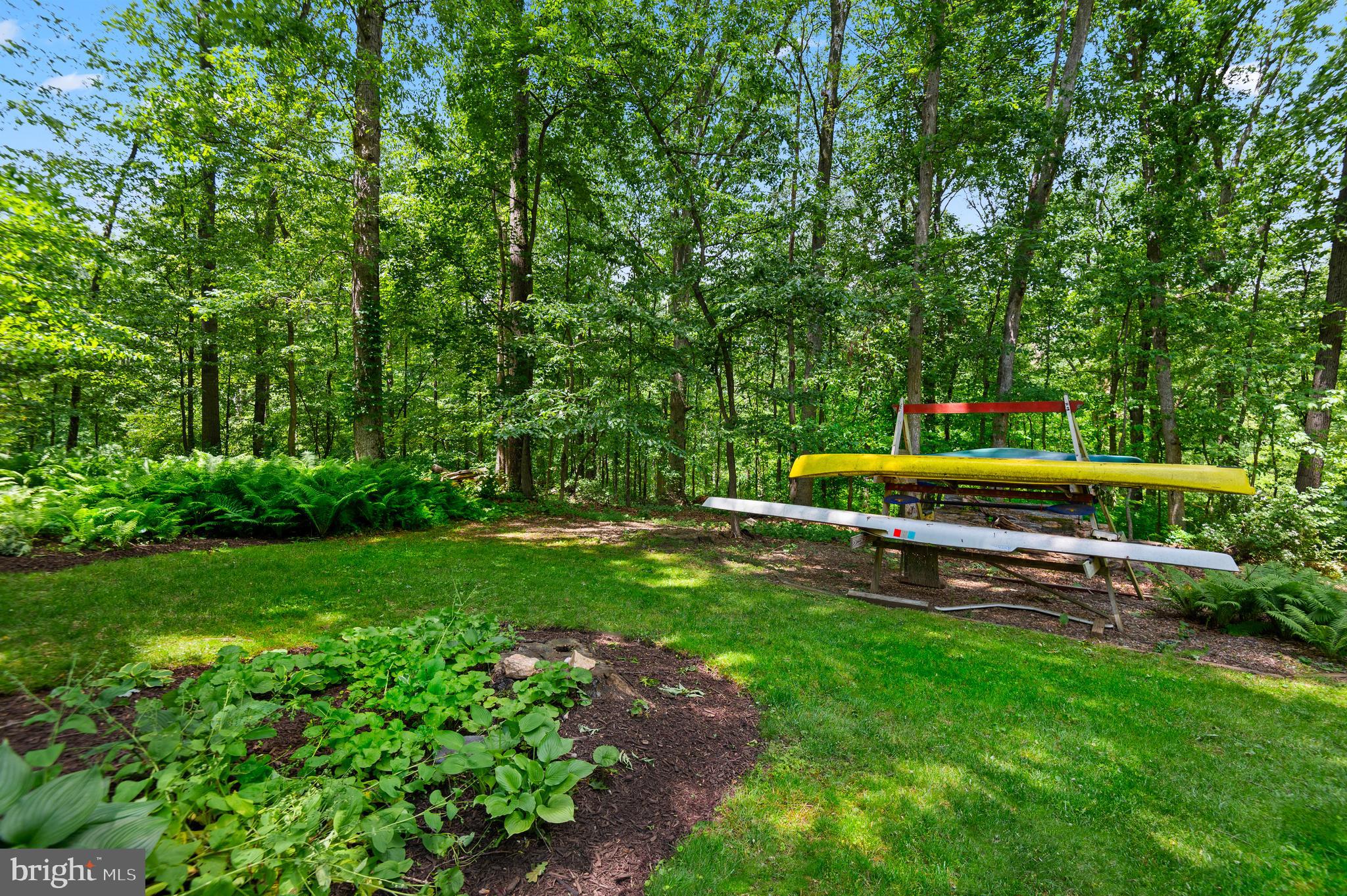 8 HENDERSON HILL COURT