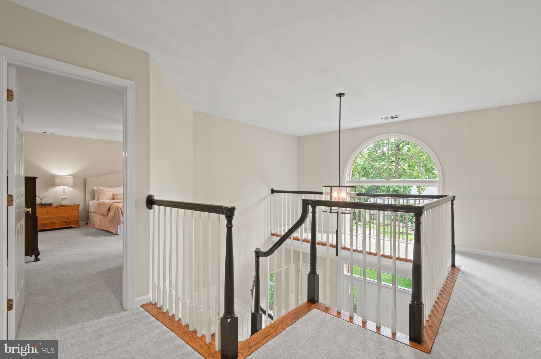 8 HENDERSON HILL COURT