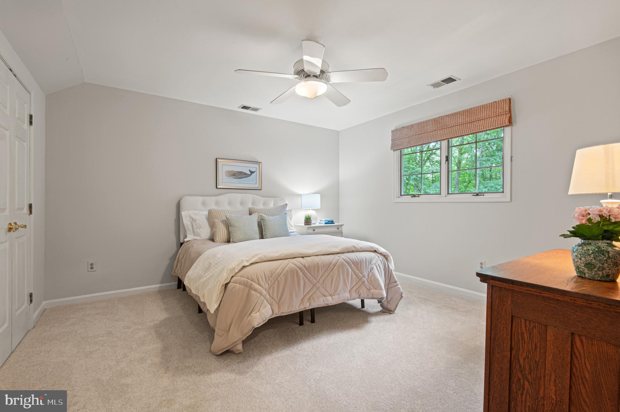 8 HENDERSON HILL COURT