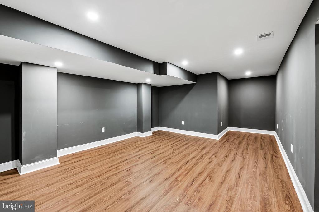 904 Stevenson Ln