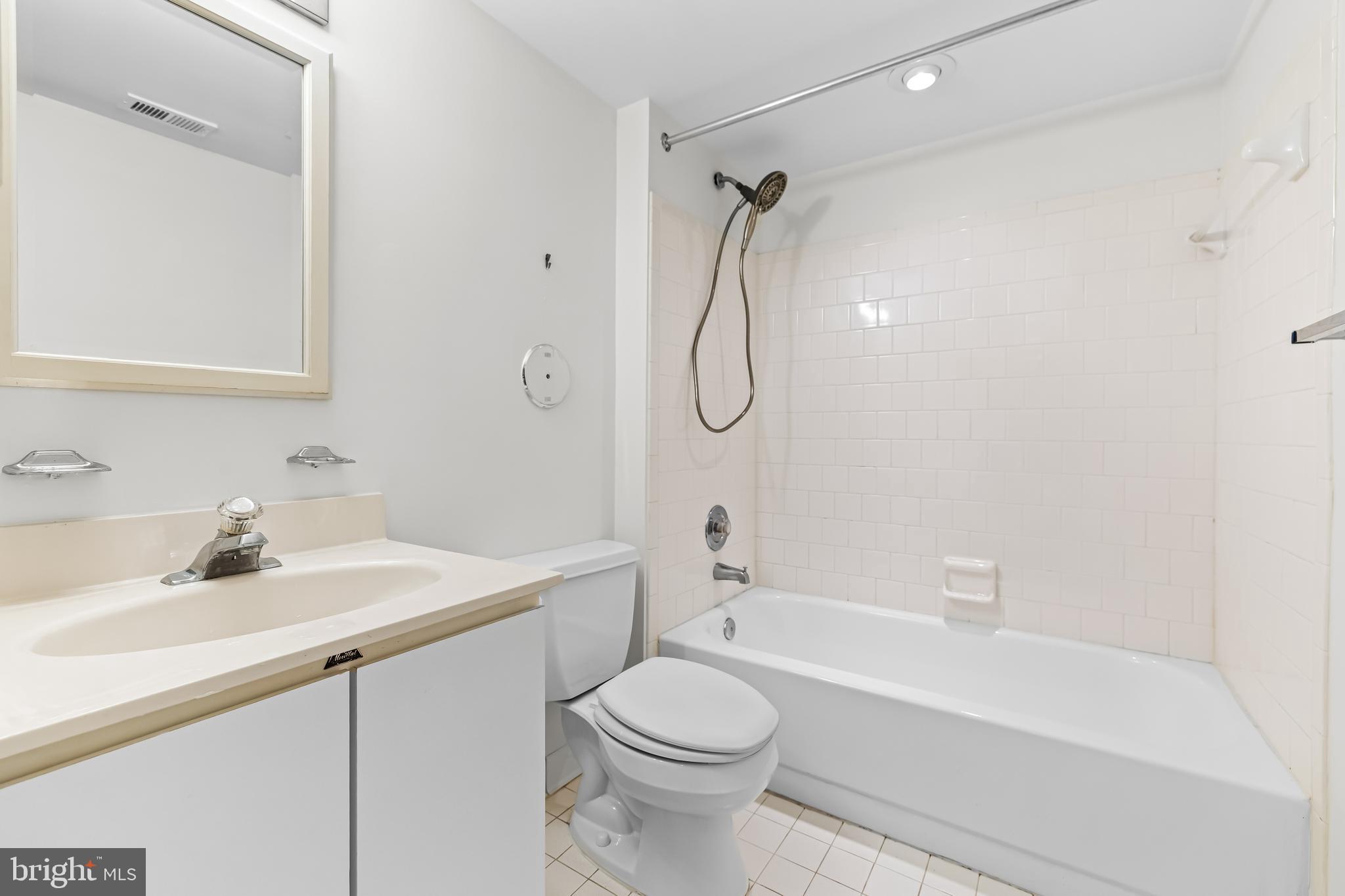 2 STAPLETON COURT 102