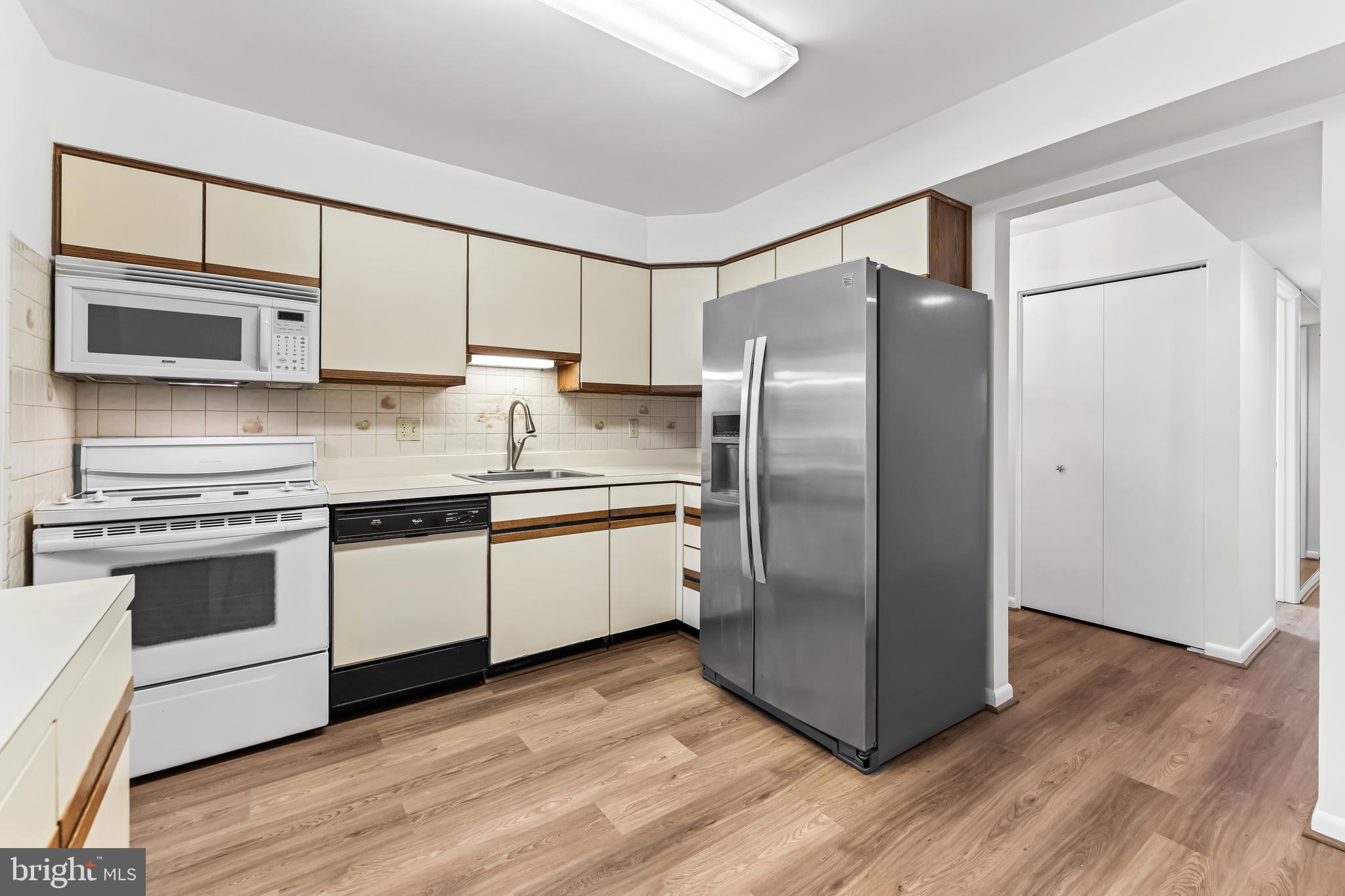 2 STAPLETON COURT 102