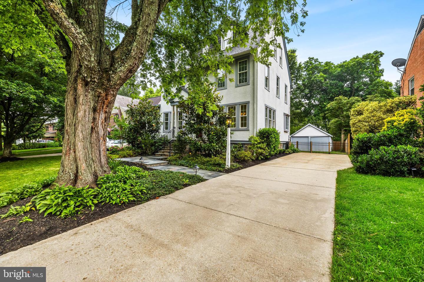 821 Wellington Rd