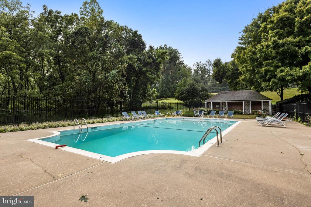 2331 Old Court Rd #203