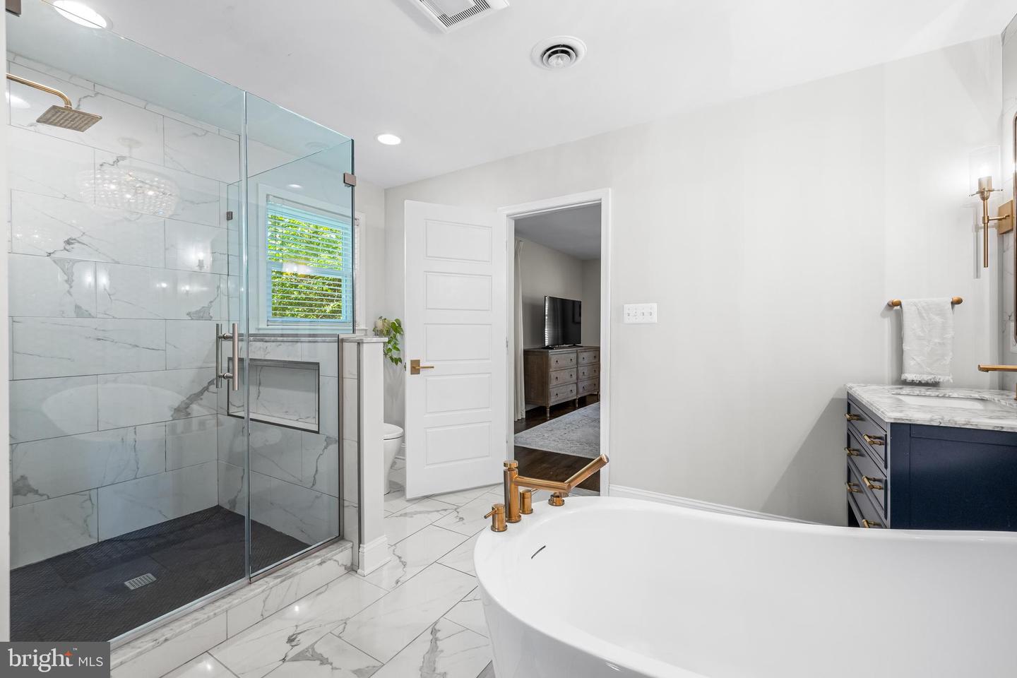 709 E Seminary Ave