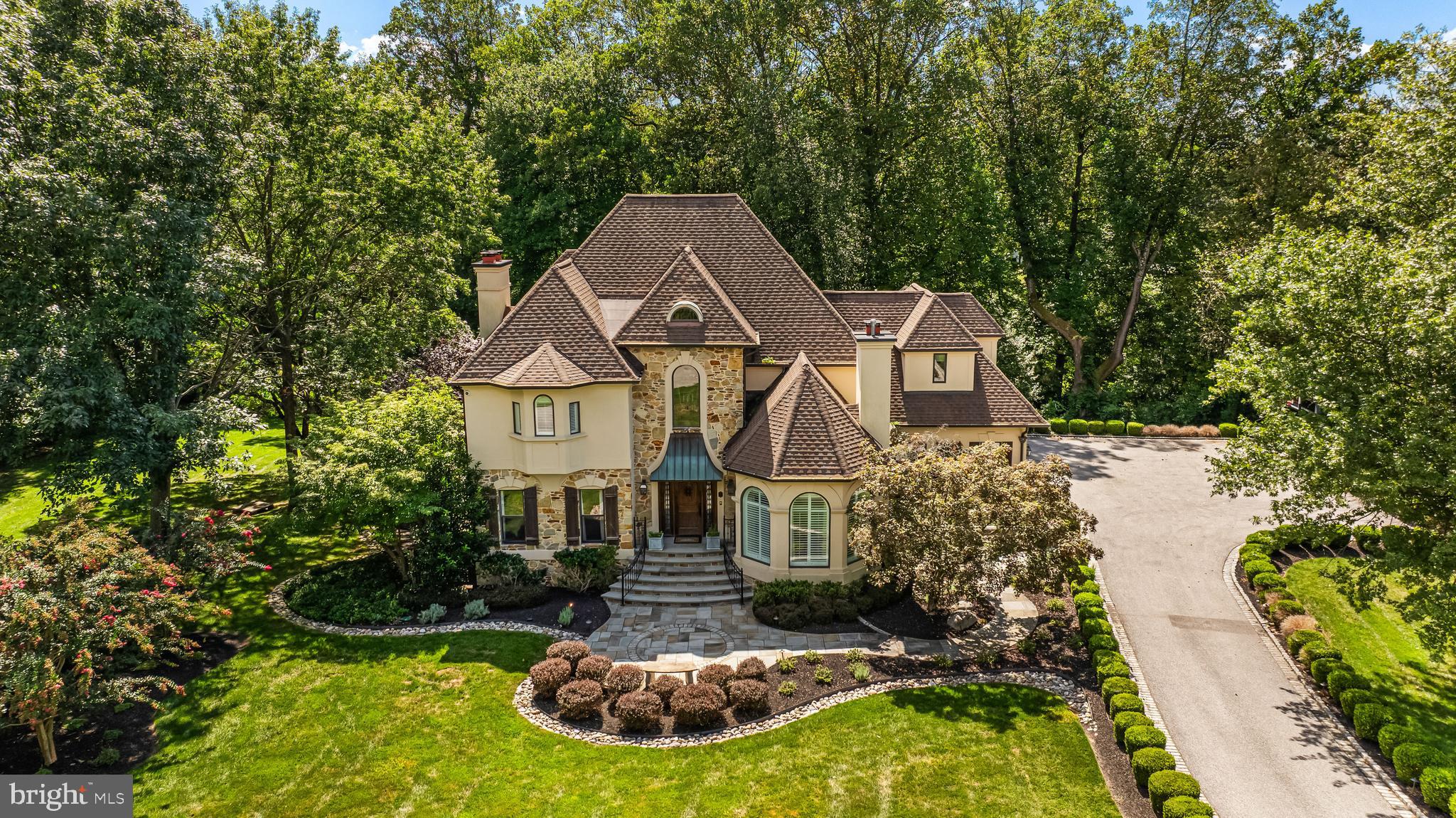 18 HAMBLETON COURT