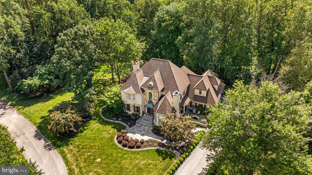 18 HAMBLETON COURT