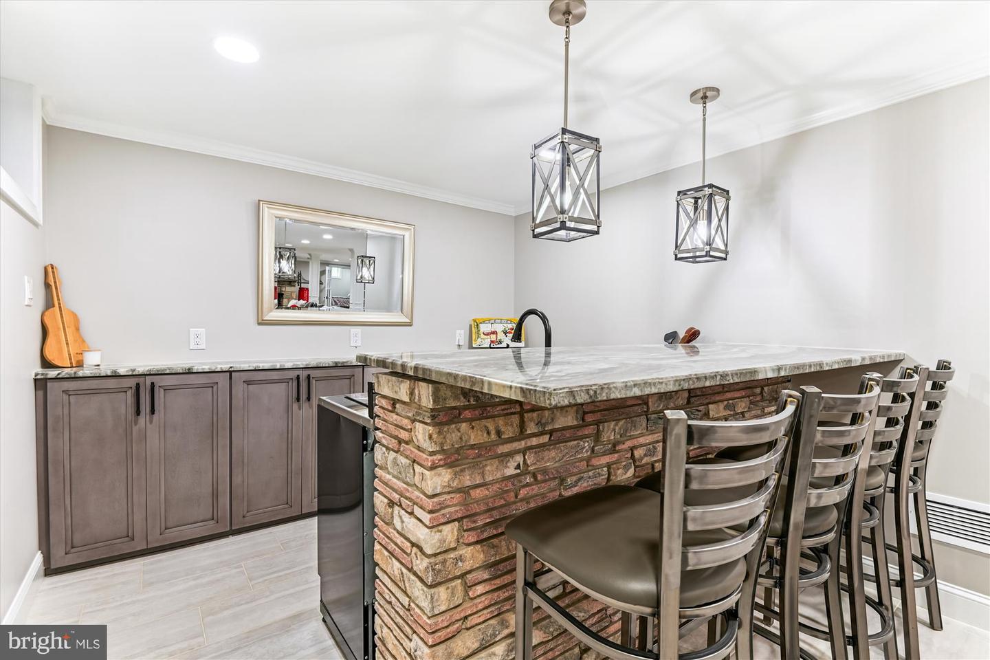 21 Buchanan Rd