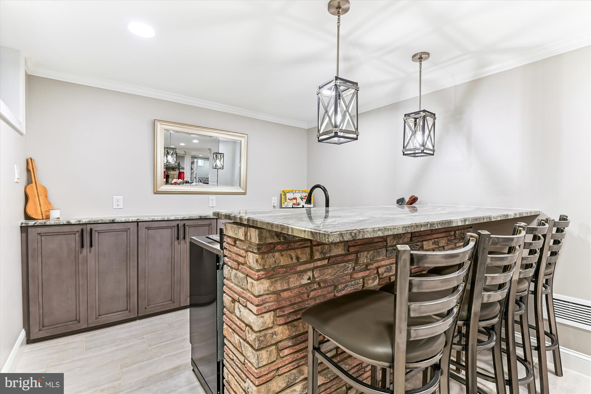 21 Buchanan Rd