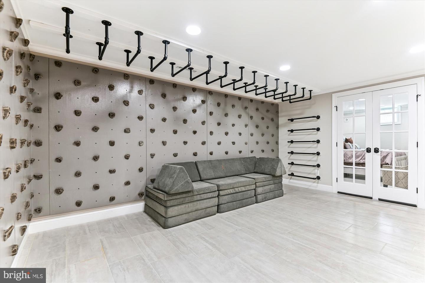 21 Buchanan Rd