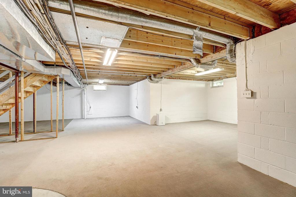 6 BLUELEAF COURT