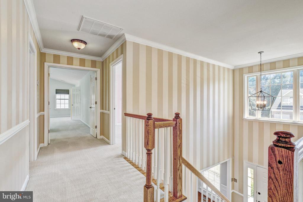 6 BLUELEAF COURT