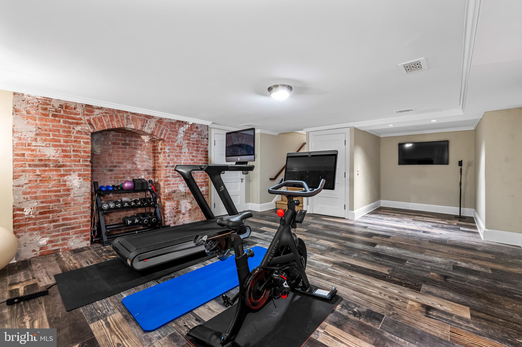 7506 L'HIRONDELLE CLUB ROAD
