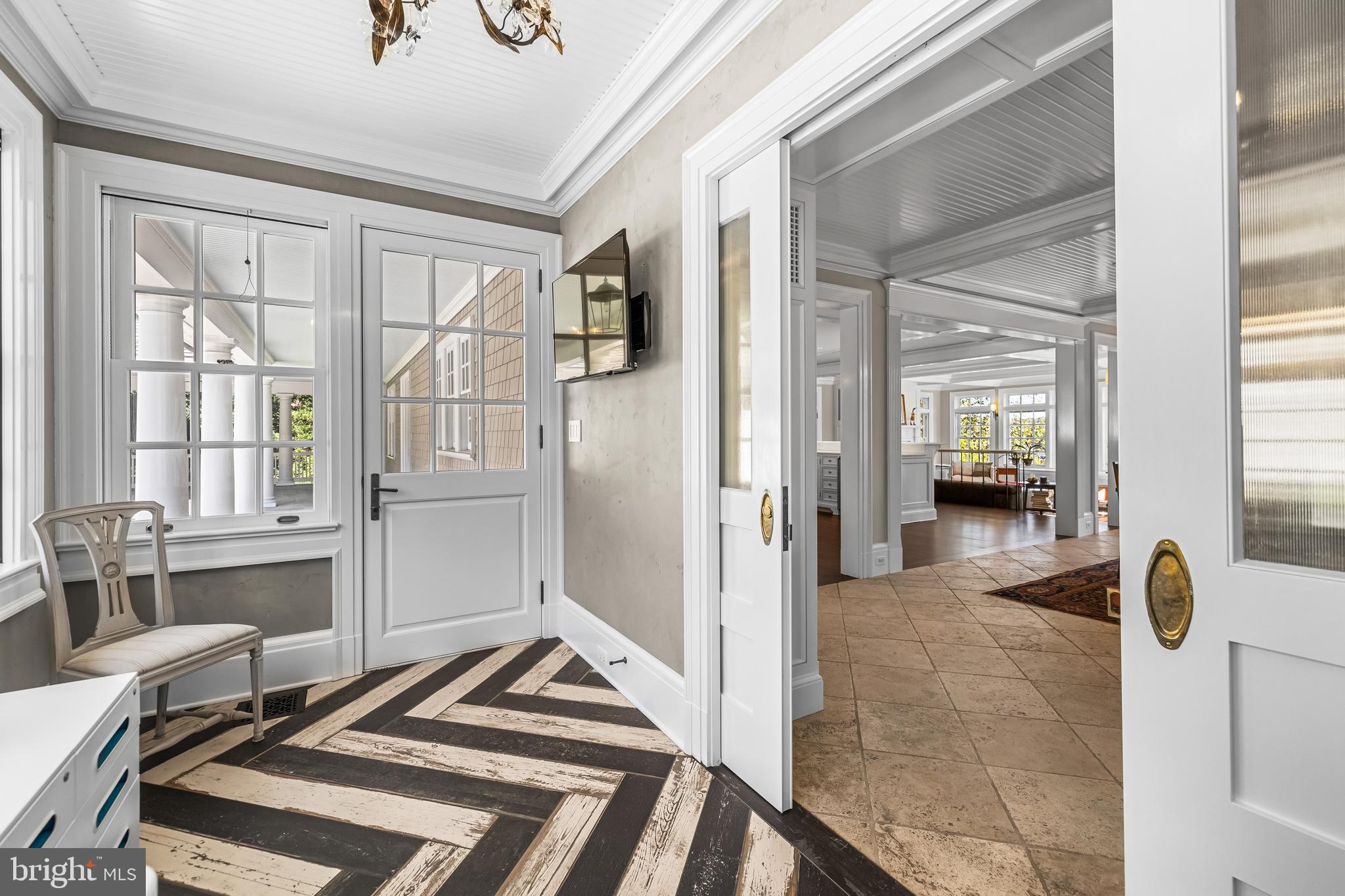 7506 L'HIRONDELLE CLUB ROAD