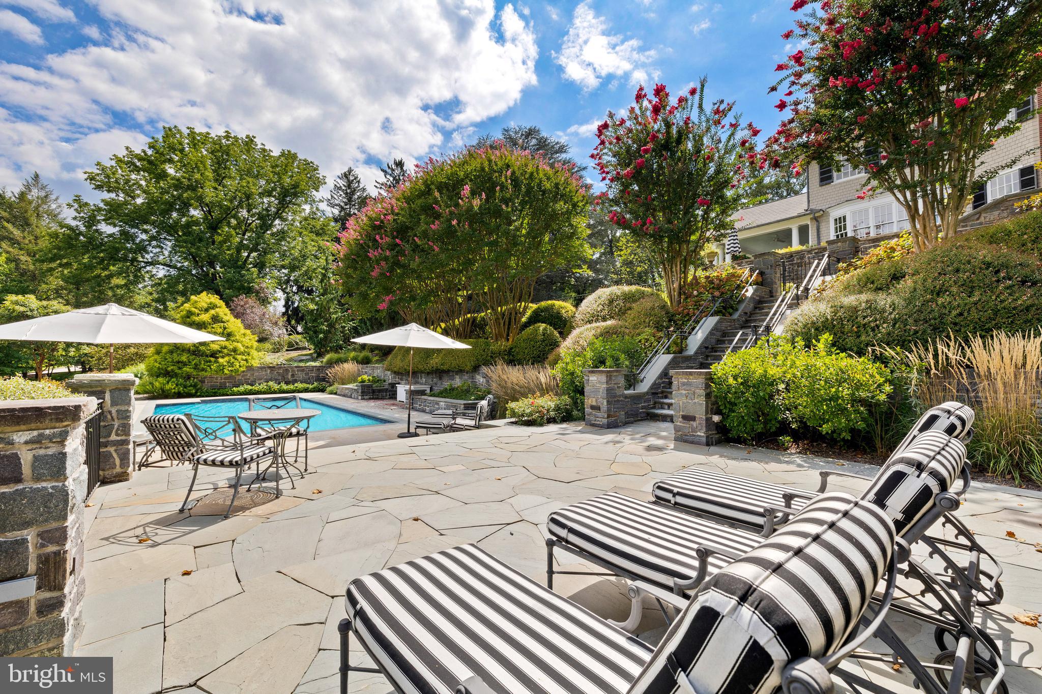 7506 L'HIRONDELLE CLUB ROAD