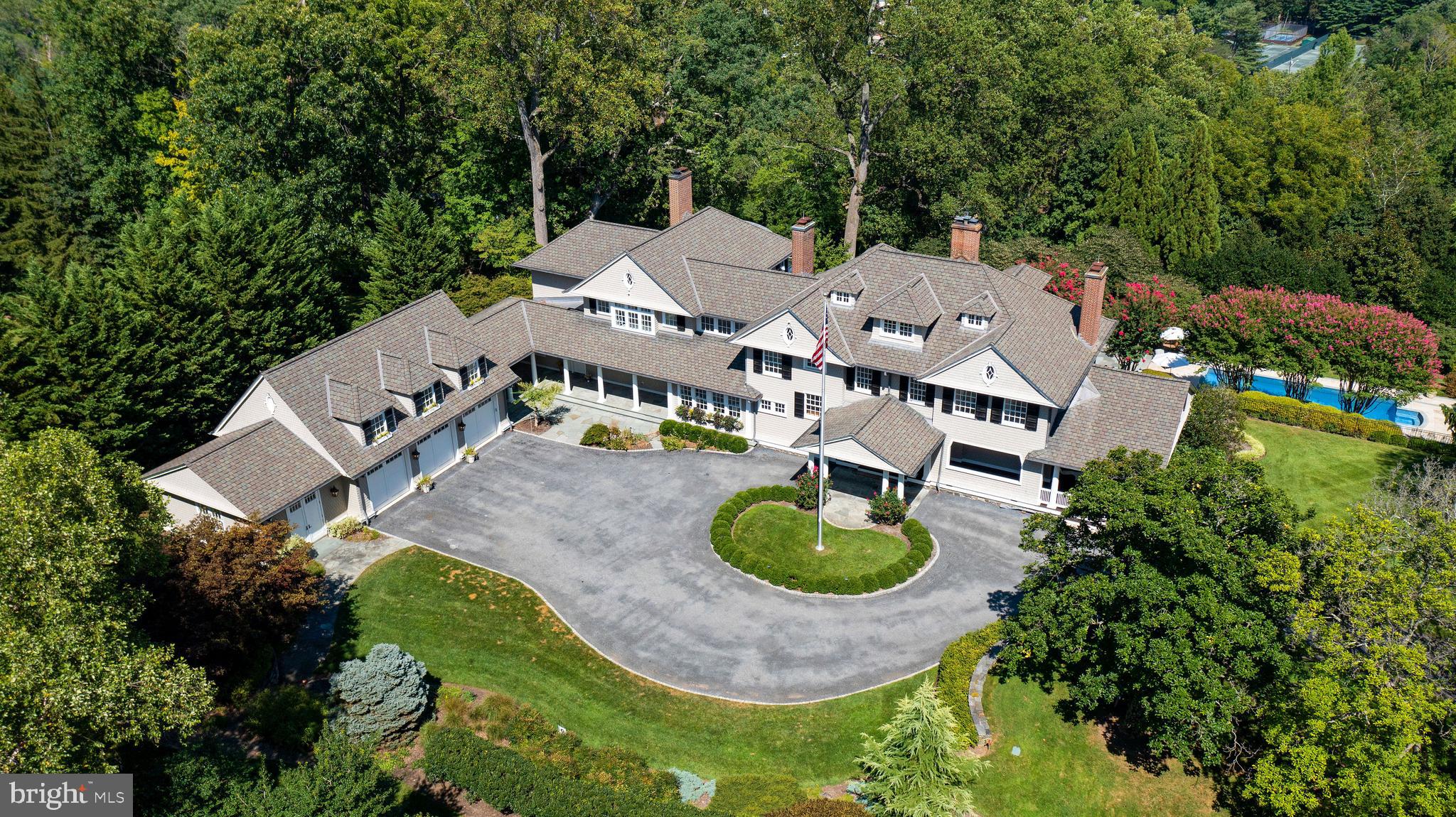7506 L'HIRONDELLE CLUB ROAD