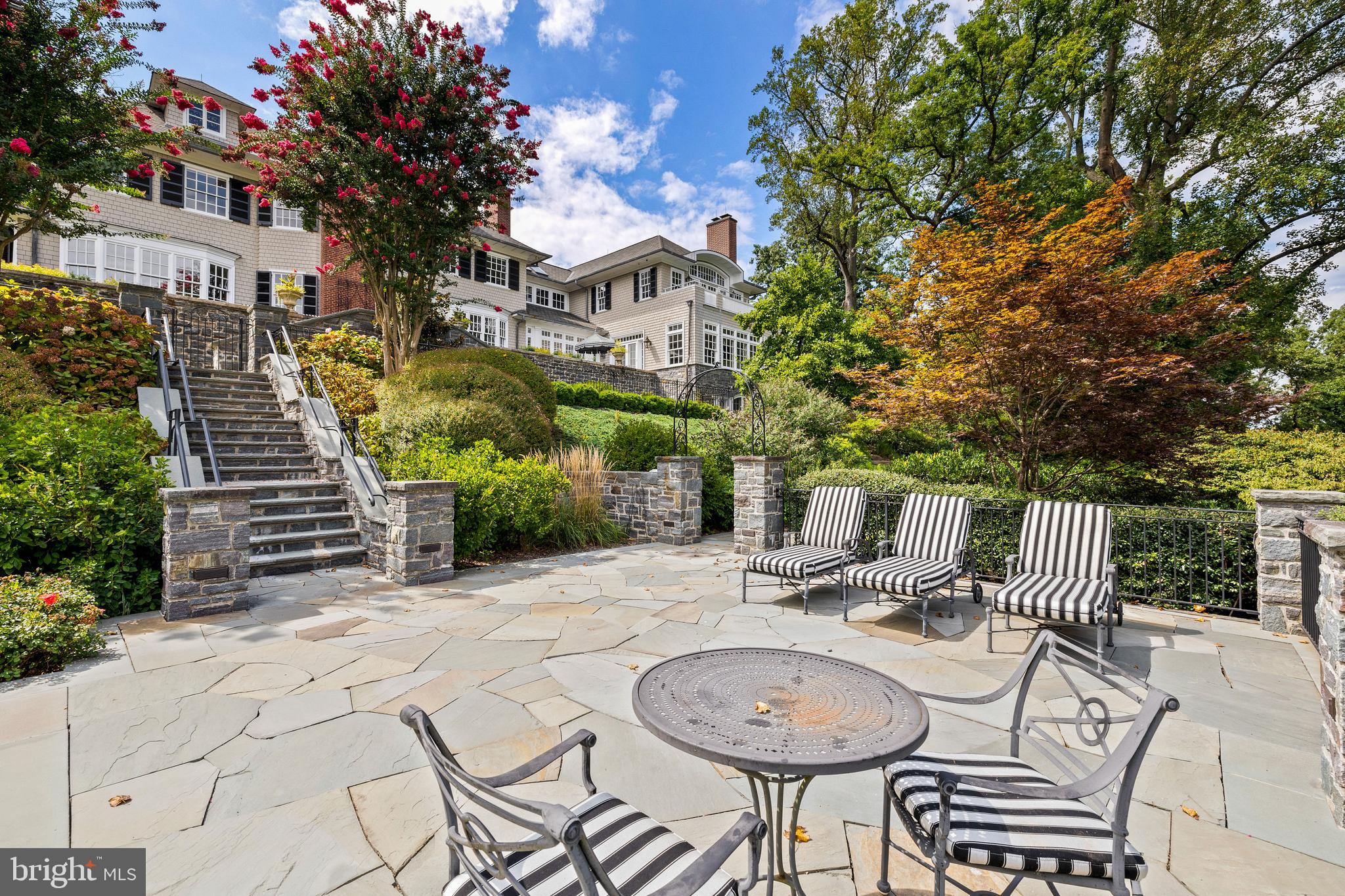 7506 L'HIRONDELLE CLUB ROAD