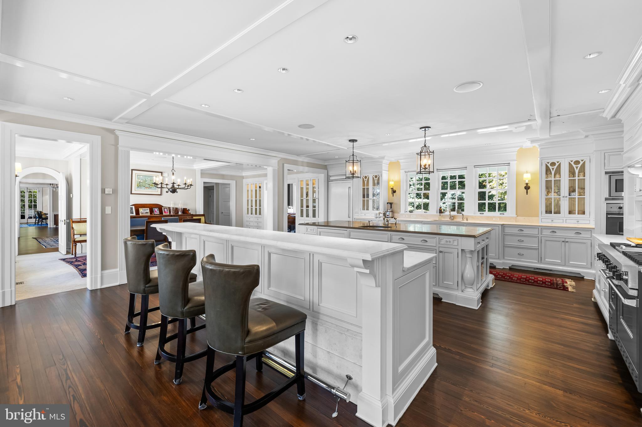 7506 L'HIRONDELLE CLUB ROAD