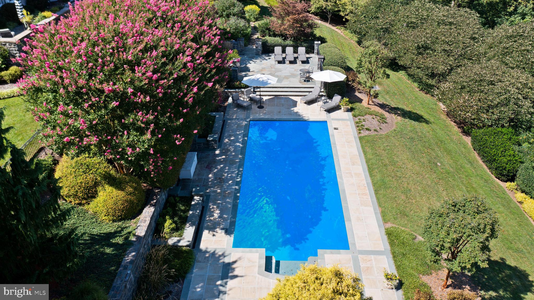 7506 L'HIRONDELLE CLUB ROAD