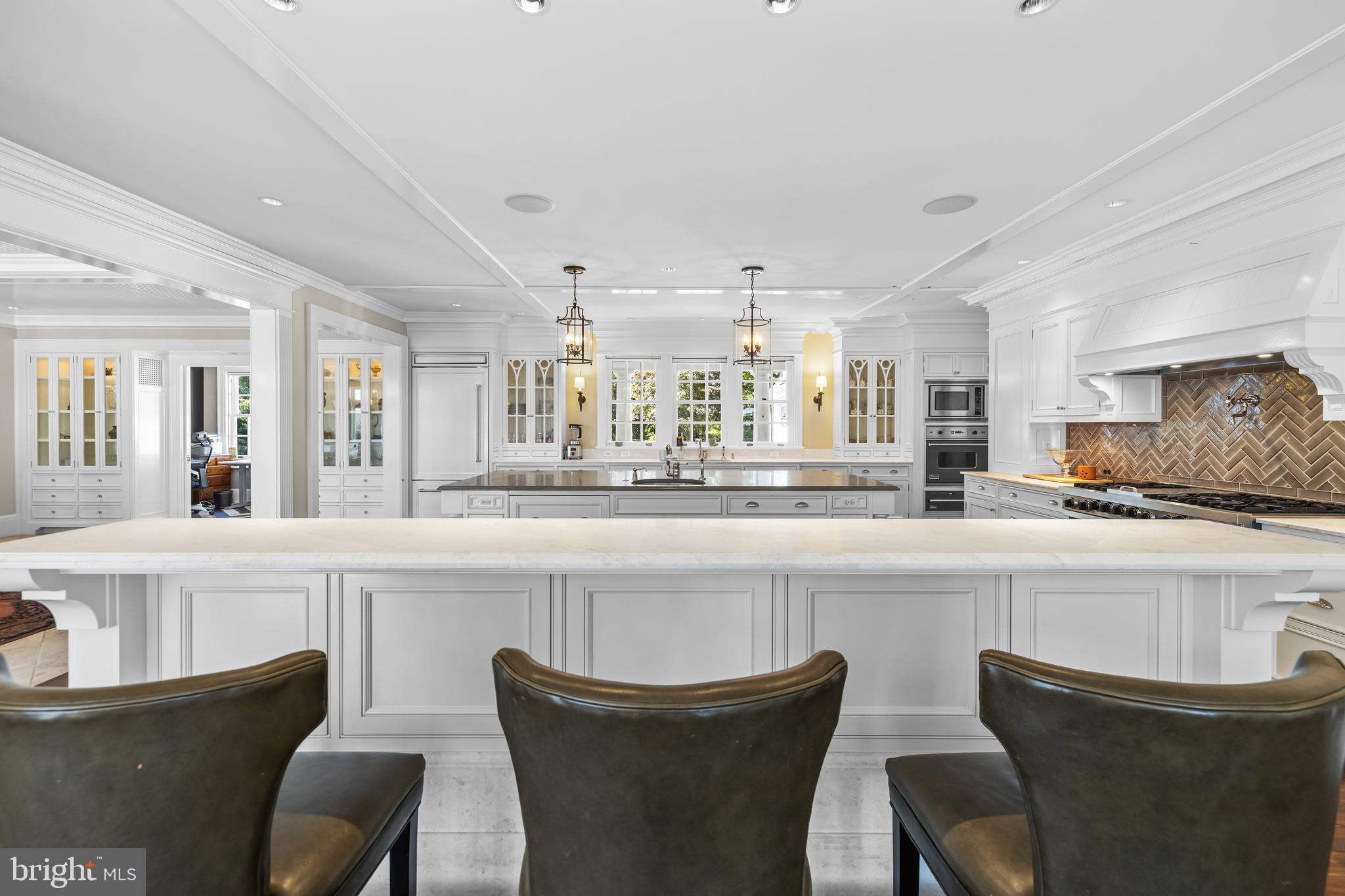 7506 L'HIRONDELLE CLUB ROAD
