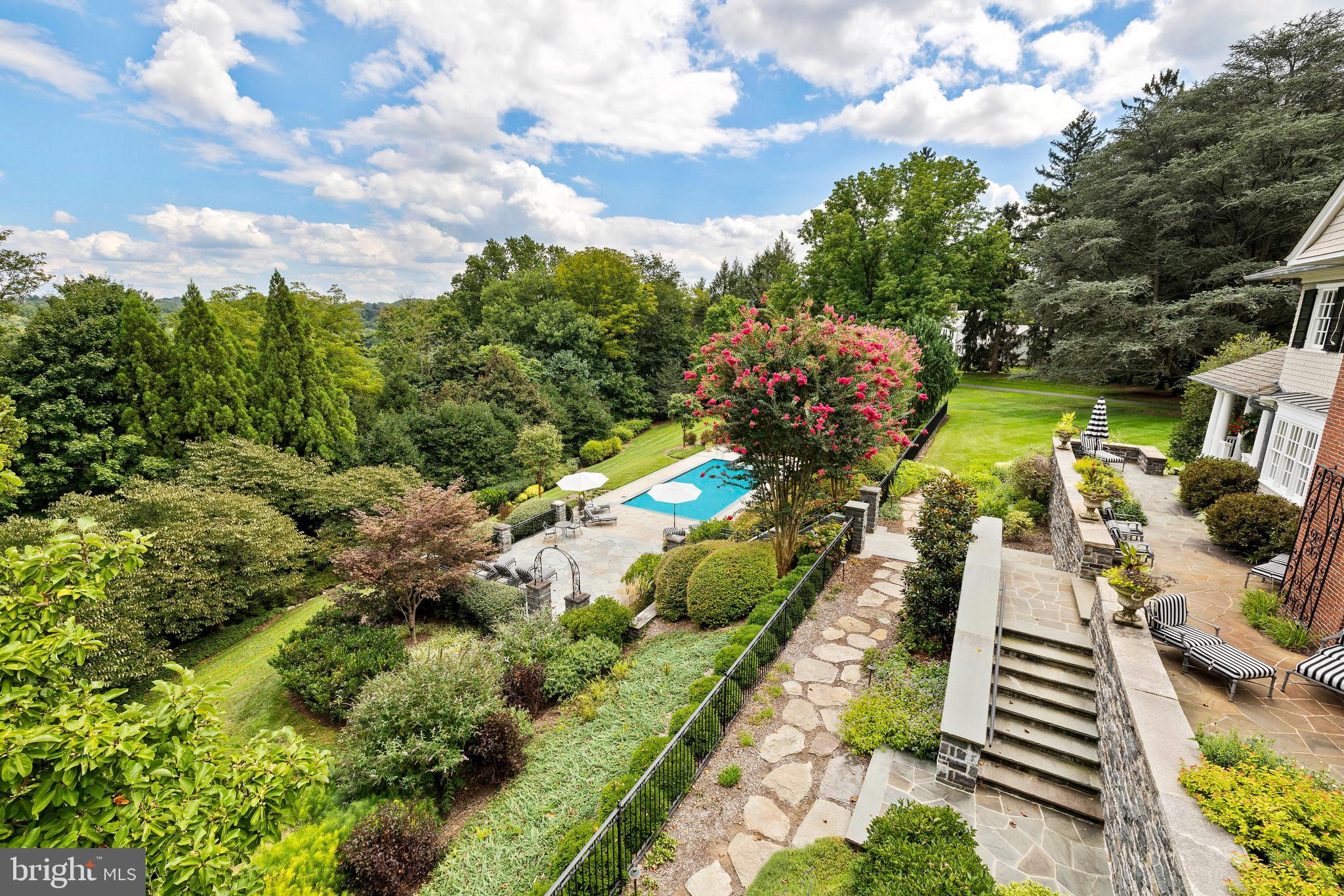 7506 L'HIRONDELLE CLUB ROAD
