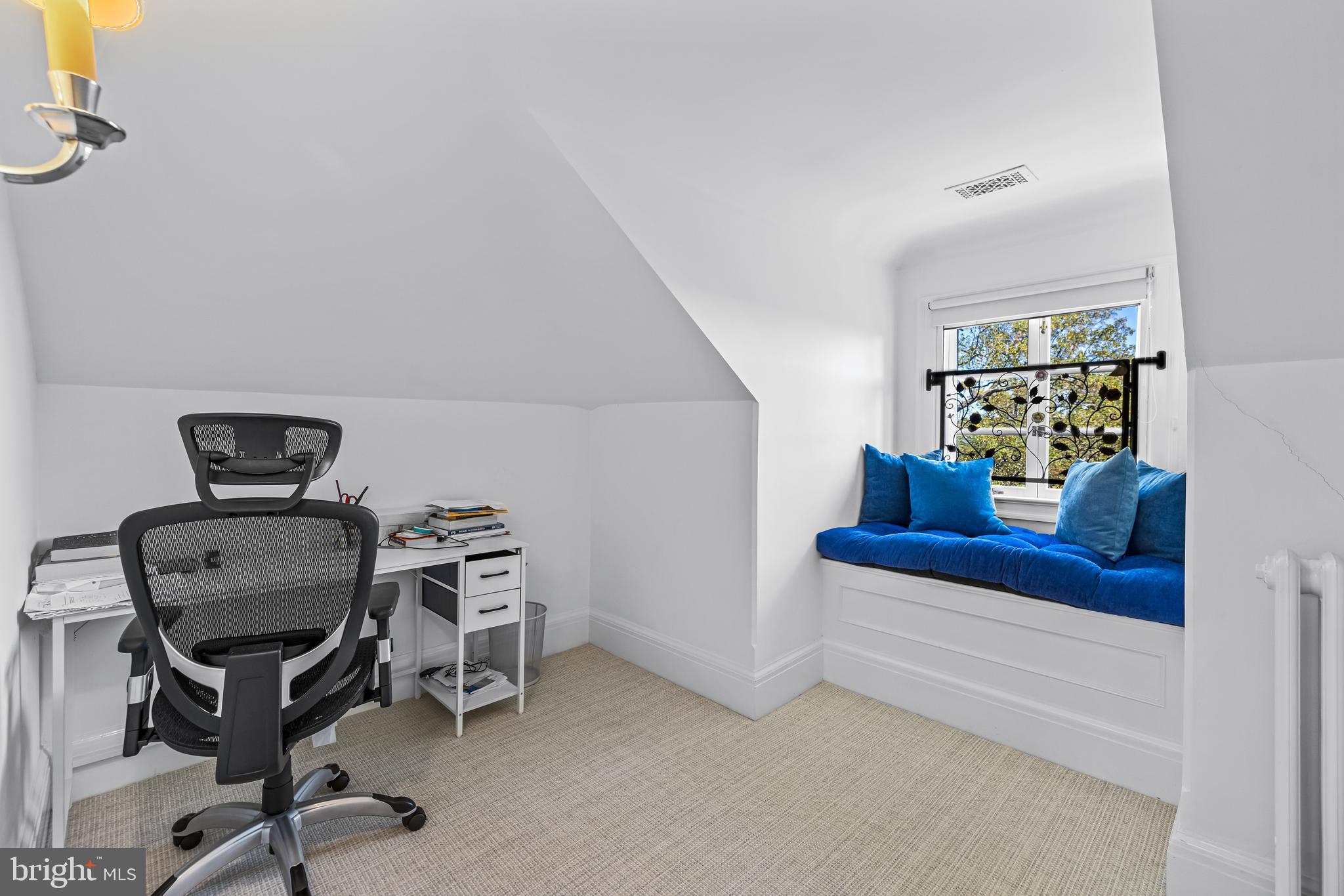 7506 L'HIRONDELLE CLUB ROAD