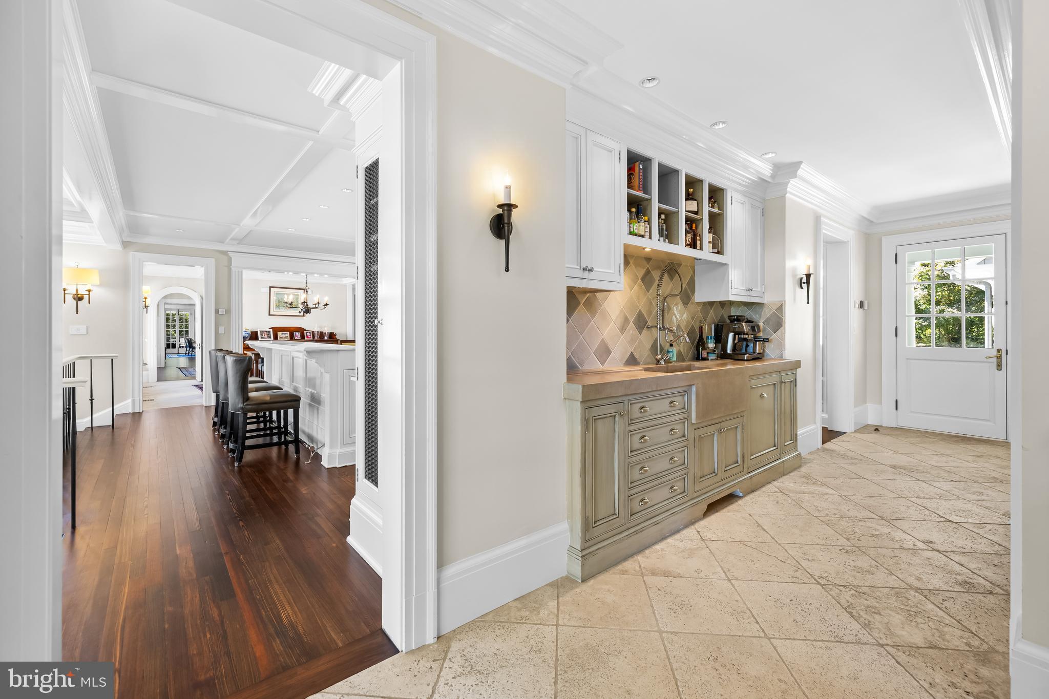 7506 L'HIRONDELLE CLUB ROAD