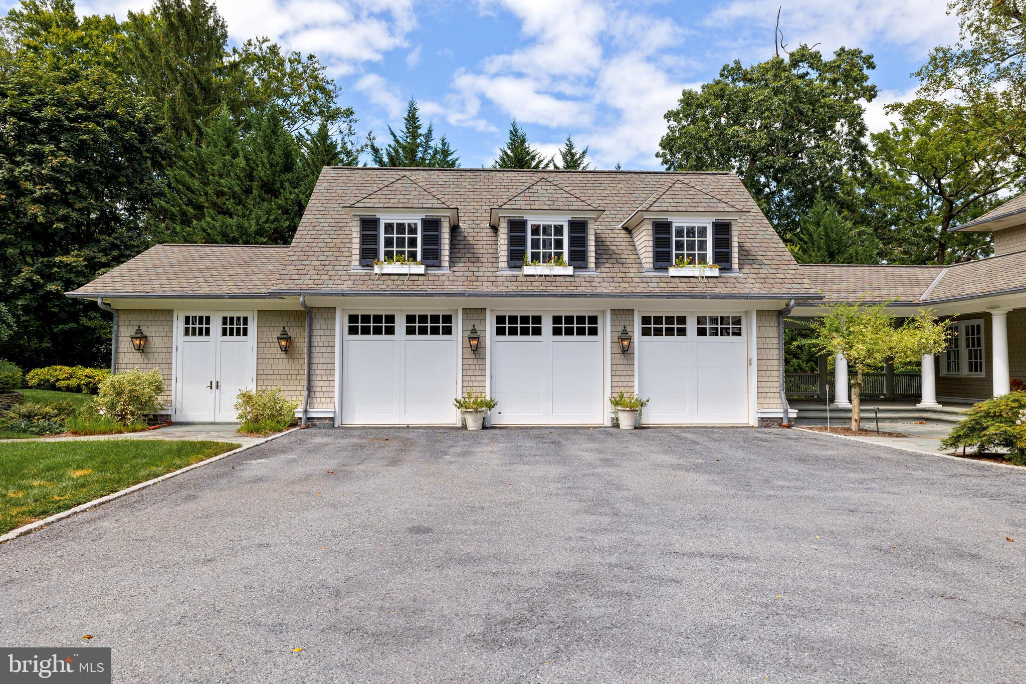 7506 L'HIRONDELLE CLUB ROAD