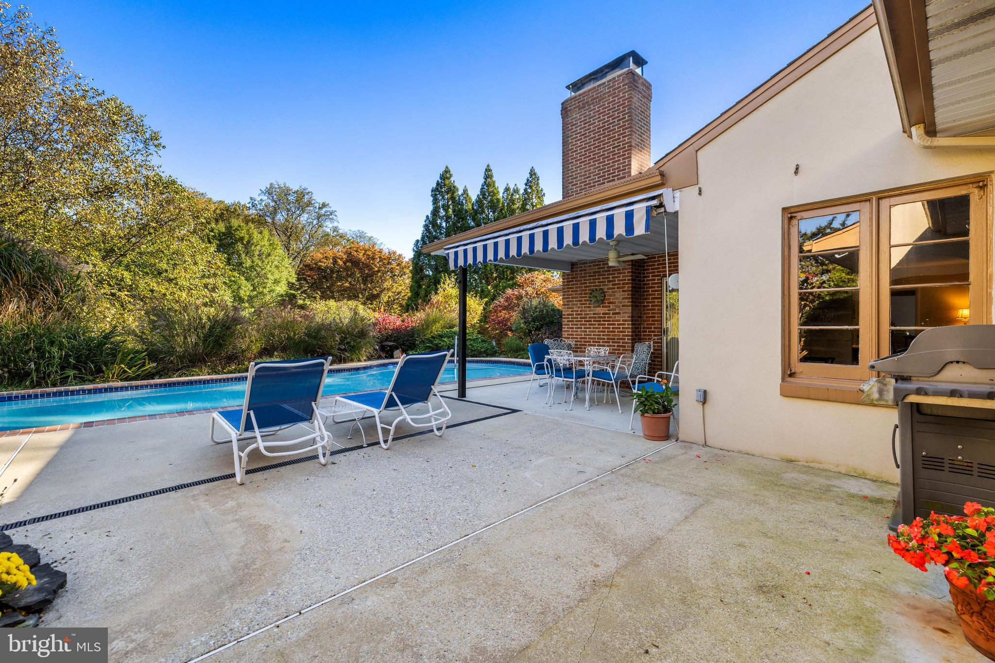 1000 WEST WIND COURT