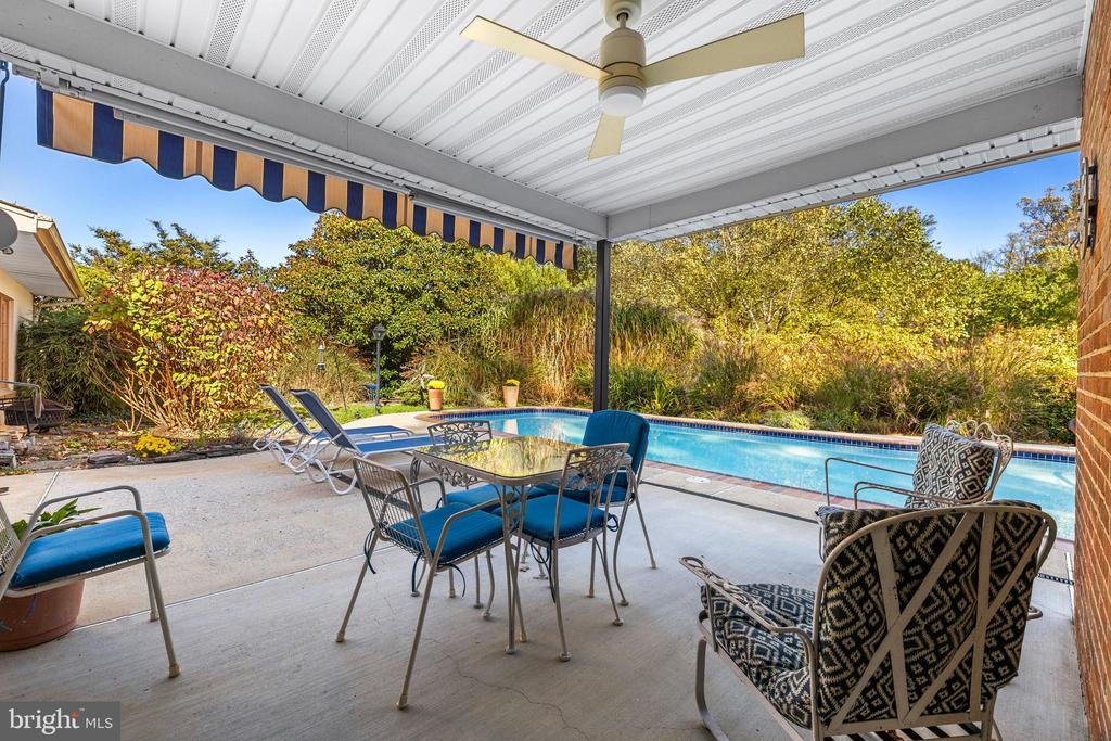1000 WEST WIND COURT