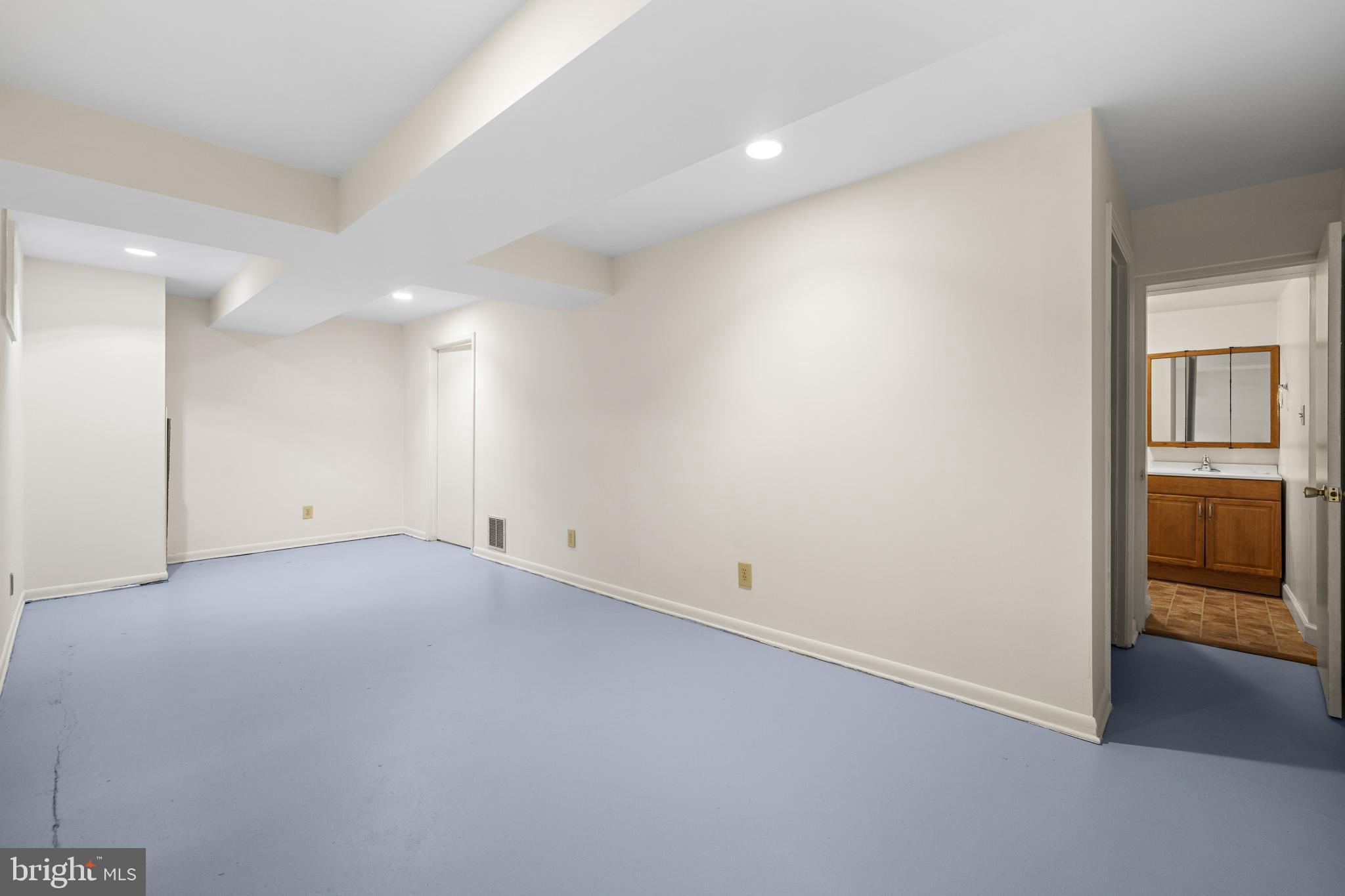 1000 WEST WIND COURT