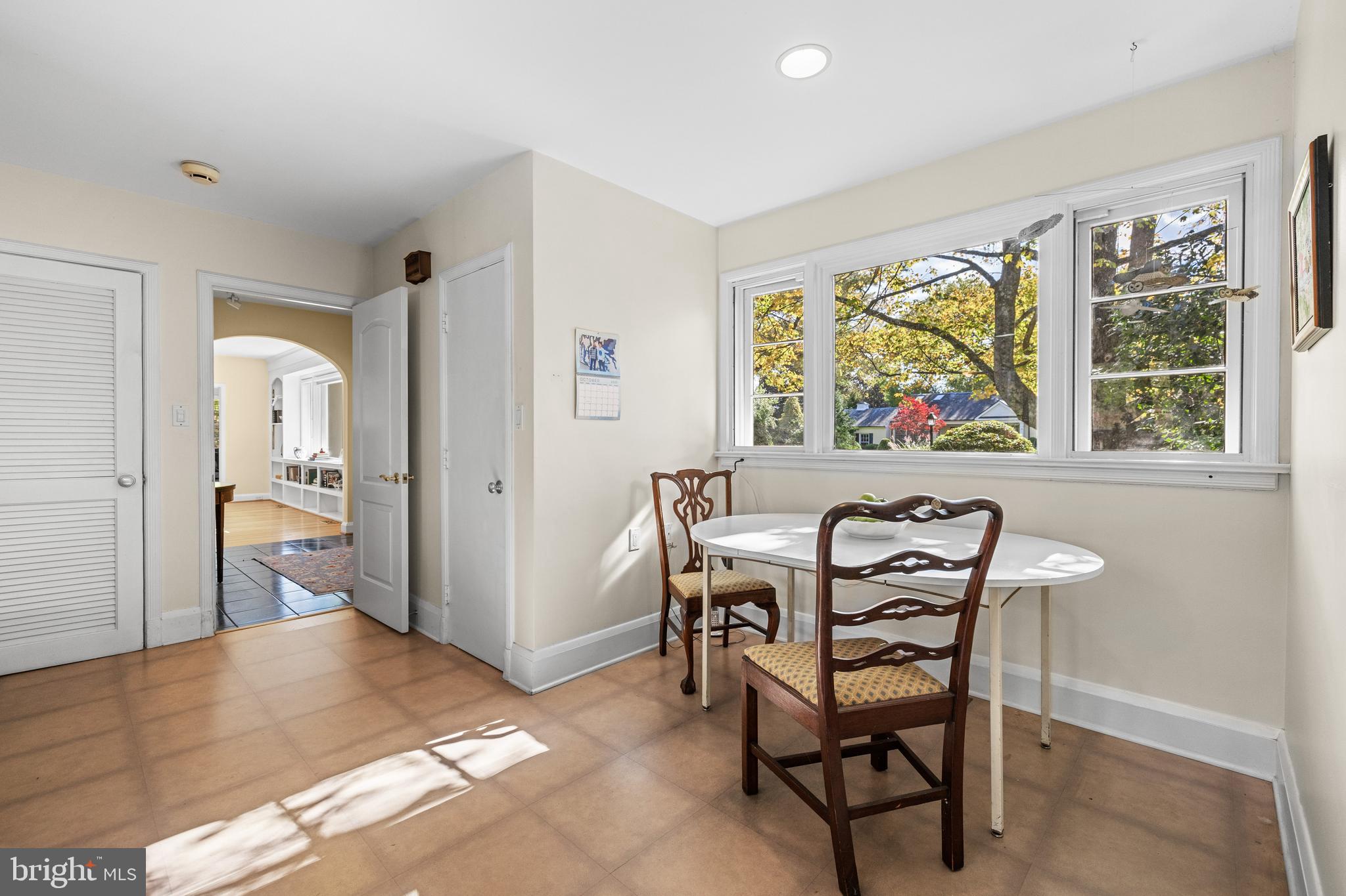 1000 WEST WIND COURT