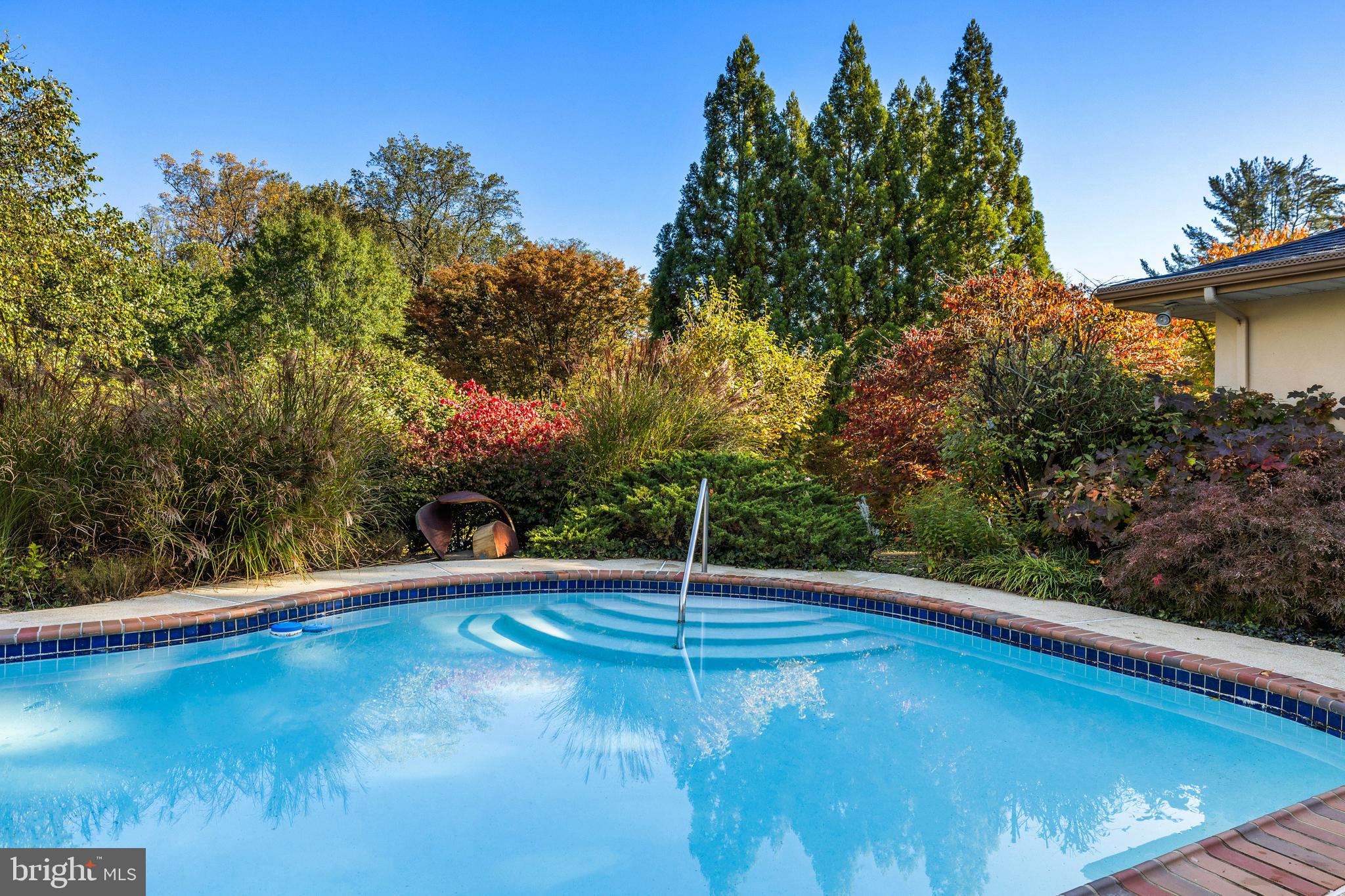 1000 WEST WIND COURT