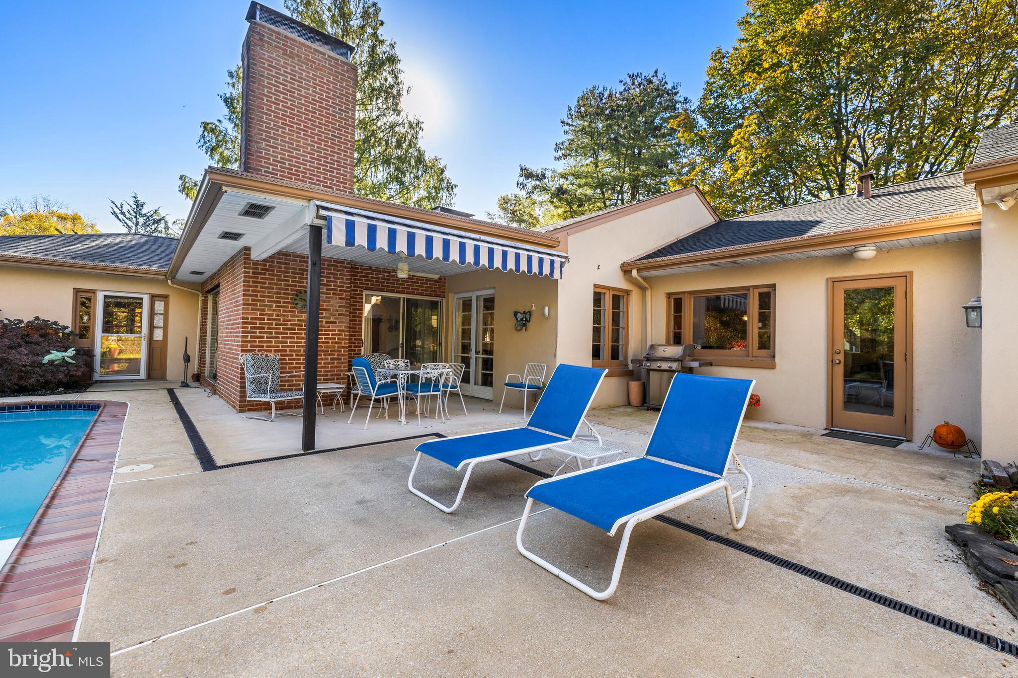 1000 WEST WIND COURT