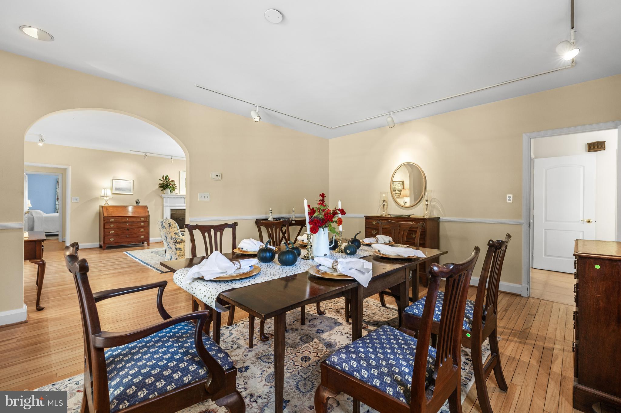 1000 WEST WIND COURT